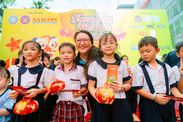 Mid-Autumn Dream Festival Distributes VND 3.8 Billion in Gifts to 700 Children in Ho Chi Minh City