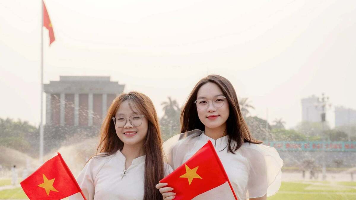 Vietnam Sets 2027 Lunar New Year Holiday Schedule; Thousands of Birds Flock to Ha Tĩnh Fields