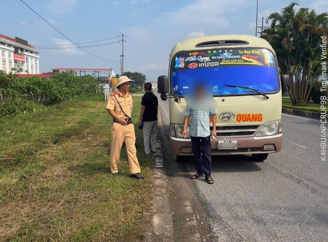 Vietnam Police Impose Heavy Fines on White‑Plate Cars Operating Illegal Passenger Services