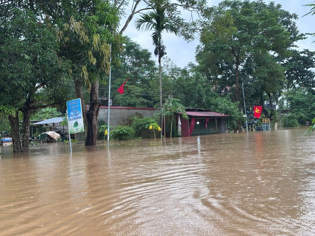 Heavy rains trigger floods, landslides and evacuations across northern Vietnam