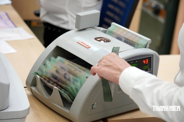 Vietnam interbank rates dip below 2% as deposit yields stay high amid easing liquidity