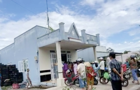 Cà Mau police investigate double death after woman found with chest wound and man hanged