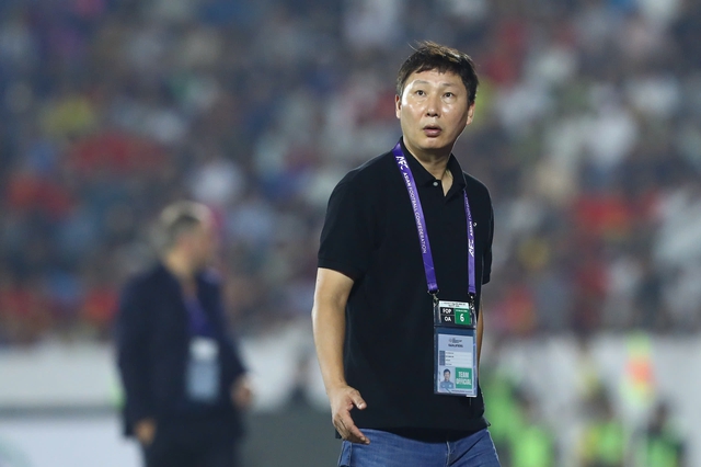 Vietnam Coach Kim Sang-sik’s Father Passes Away; VFF President Extends Condolences